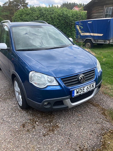 Volkswagen Polo Cross 2 of 5