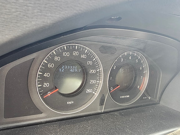 Volvo XC70 2 of 5
