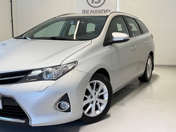 Toyota Auris 3 of 5