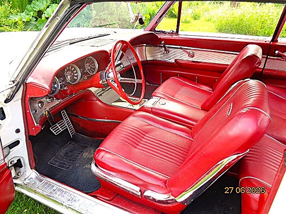 Ford Thunderbird 4 of 5