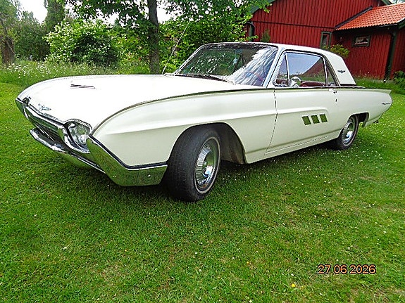Ford Thunderbird 2 of 5