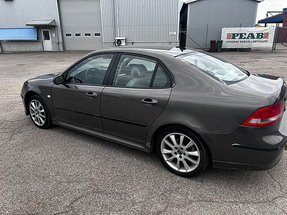 Saab 9-3 4 of 5