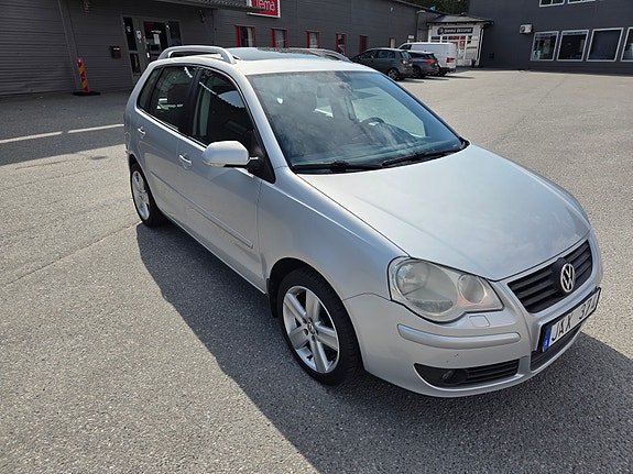 Volkswagen Polo 2 of 6