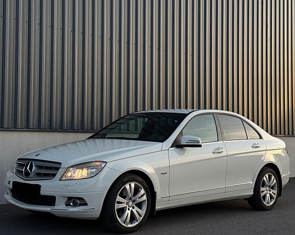 Mercedes-Benz CLA180 d 3 of 5