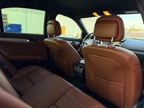 Mercedes-Benz CLA180 d 14 of 15