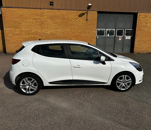 Renault Clio 2 of 5