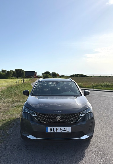 Peugeot 3008 2 of 5