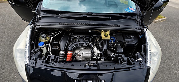 Peugeot 5008 2 of 5