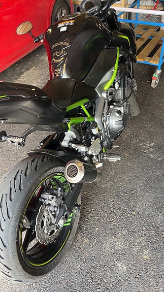 Kawasaki Z900 3 of 4