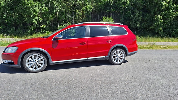Volkswagen Passat Alltrack 3 of 5