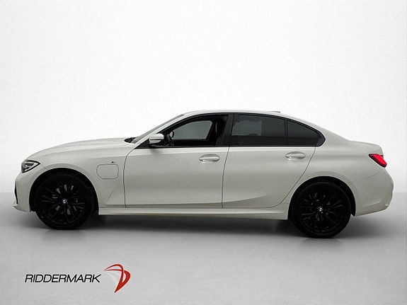 BMW 330e 4 of 5