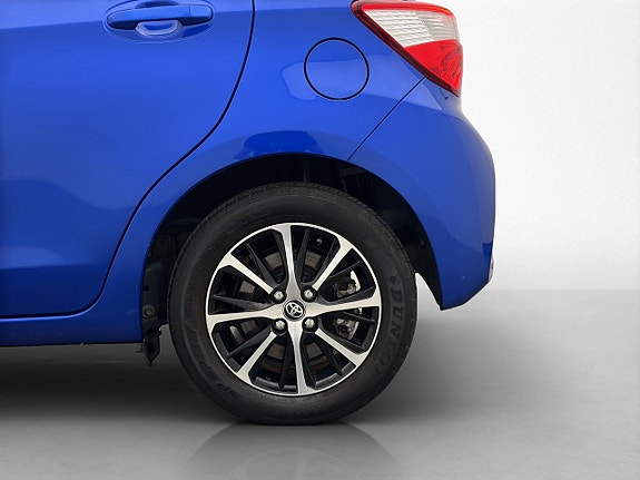 Toyota Yaris 25 of 27