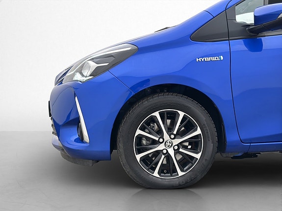 Toyota Yaris 24 of 27