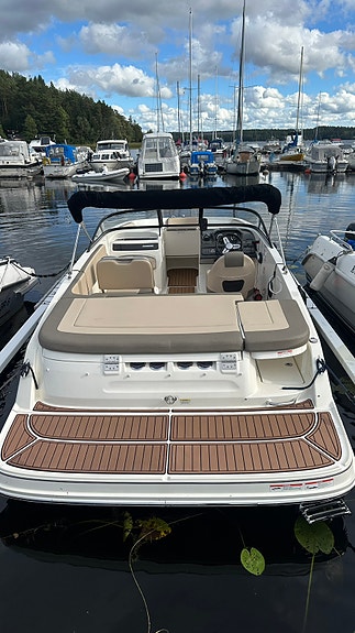 Bayliner VR5 3 of 5