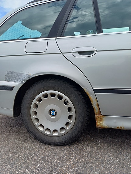 BMW 523i 5 of 5