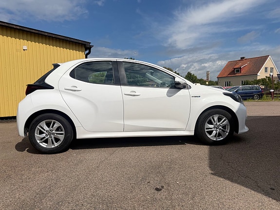 Toyota Yaris 4 of 15