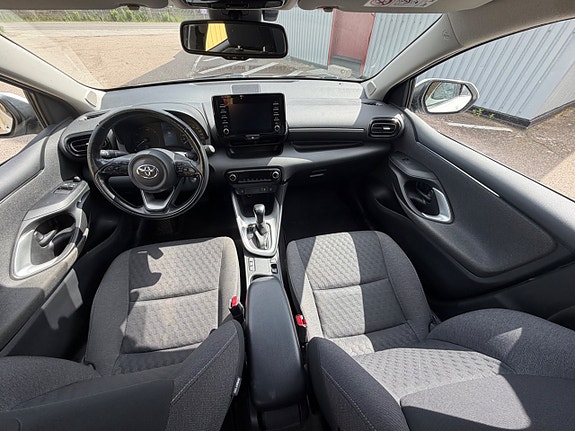 Toyota Yaris 6 of 15