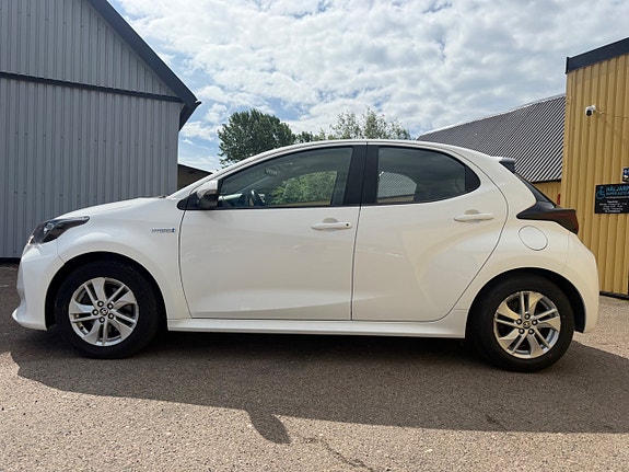 Toyota Yaris 3 of 15
