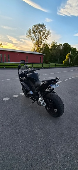 Kawasaki Ninja Z1000SX 3 of 5