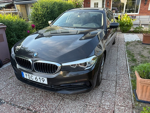BMW 520d 2 of 5