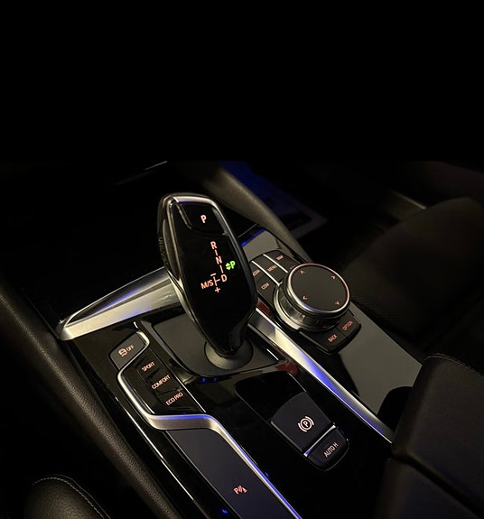 BMW 520d 4 of 5