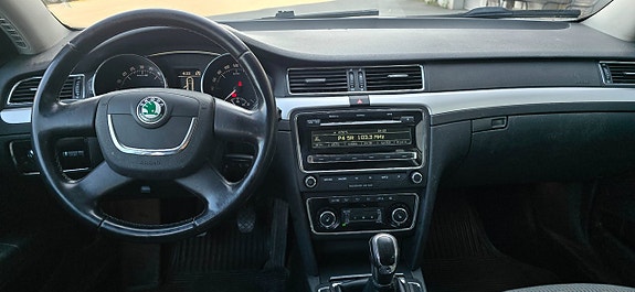 Skoda Superb 6 of 11