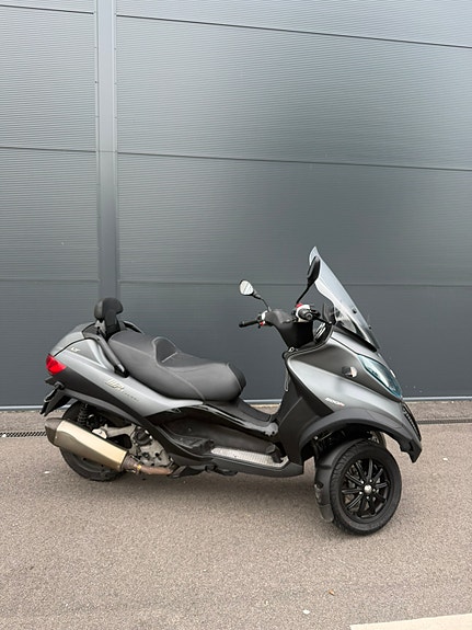 Piaggio MP3 500 2 of 4