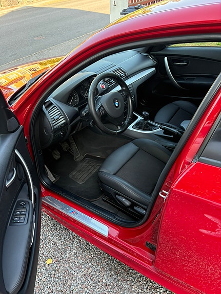 BMW 120 3 of 5