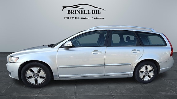 Volvo V50 2 of 11