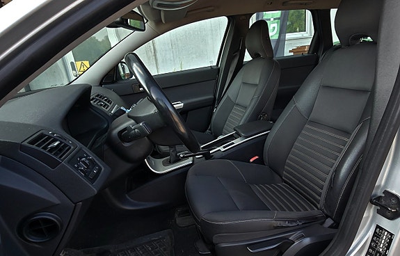 Volvo V50 4 of 11