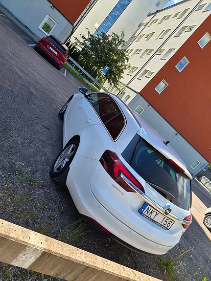 Opel Insignia 3 of 5