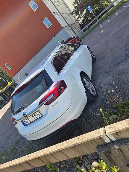 Opel Insignia 4 of 5