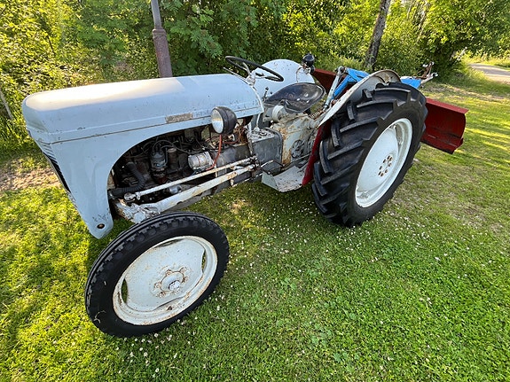 Massey Ferguson TEA 20 3 of 5