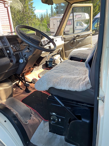 Peugeot J 5 C 8 of 16