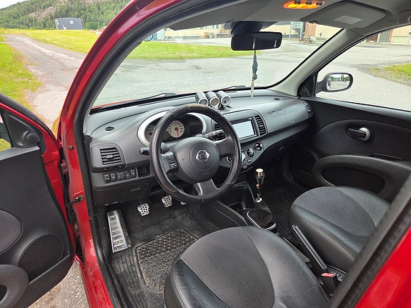 Nissan Micra 7 of 9