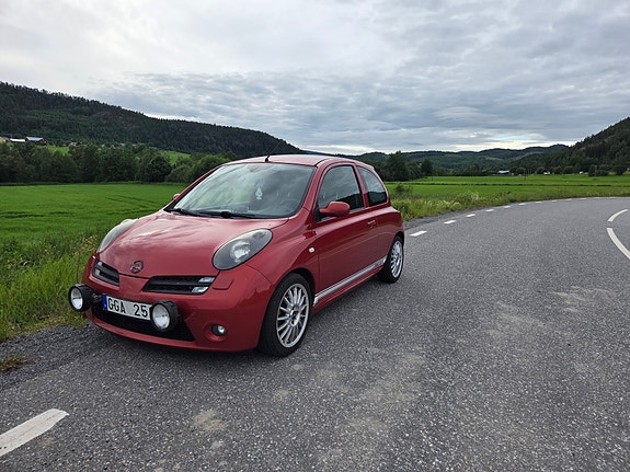 Nissan Micra 2 of 5
