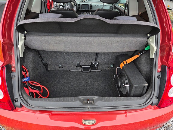 Nissan Micra 6 of 9