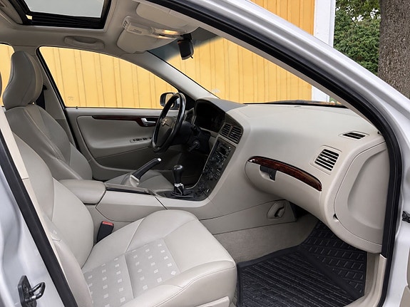 Volvo S60 4 of 4