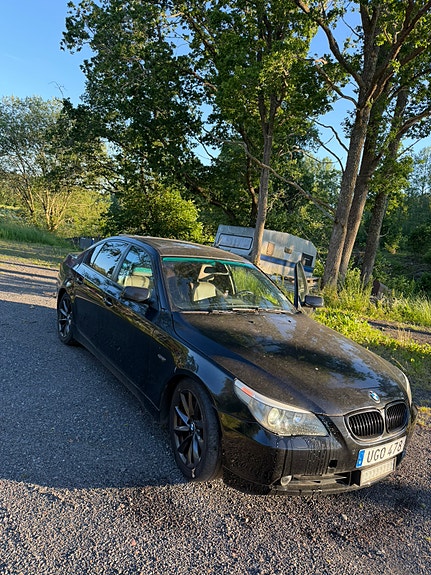 BMW 530i 2 of 5