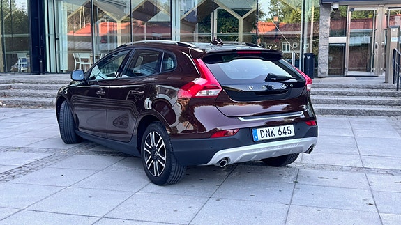 Volvo V40 Cross Country 3 of 5