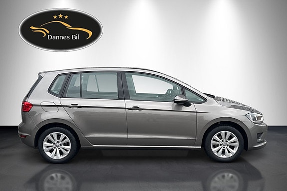 Volkswagen Golf Sportsvan 4 of 5