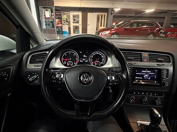 Volkswagen Golf VII 15 of 17