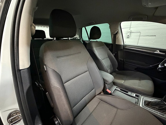 Volkswagen Golf VII 11 of 17