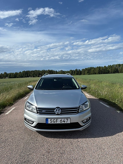 Volkswagen Passat 2 of 5