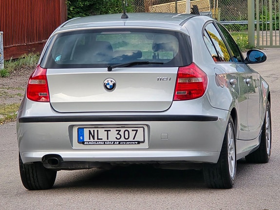 BMW 116i 4 of 5