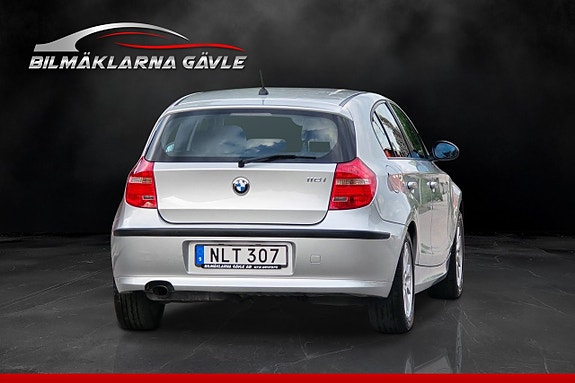 BMW 116i 4 of 5