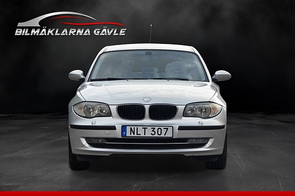 BMW 116i 2 of 5