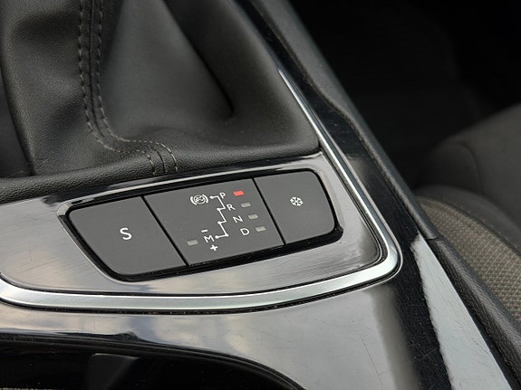 Peugeot 308 SW 19 of 25