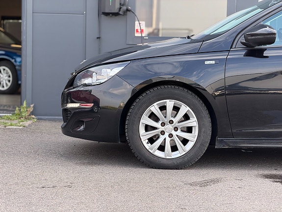 Peugeot 308 SW 4 of 5
