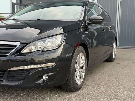 Peugeot 308 SW 7 of 25